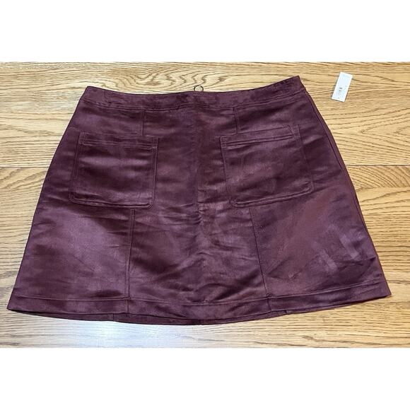 NWT Old Navy short Skirt Ladies Size 14 Suede Mile Skin Women’s Wine Tasting - Picture 1 of 10